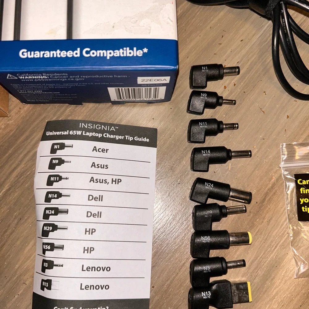 Insignia Universal Laptop Charger